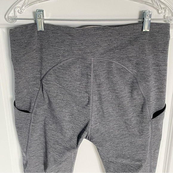 Athleta Grey Heather Ultimate Stash Pocket 7/8 Leggings - 35579 - Picture 7 of 12